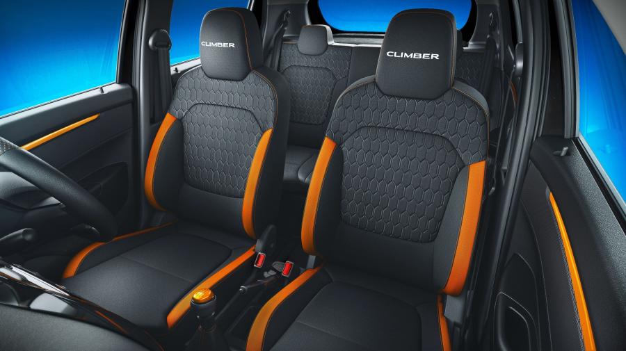 Интерьер Renault Kwid Climber 2018 года  (ZA) (фото 6 из 12)